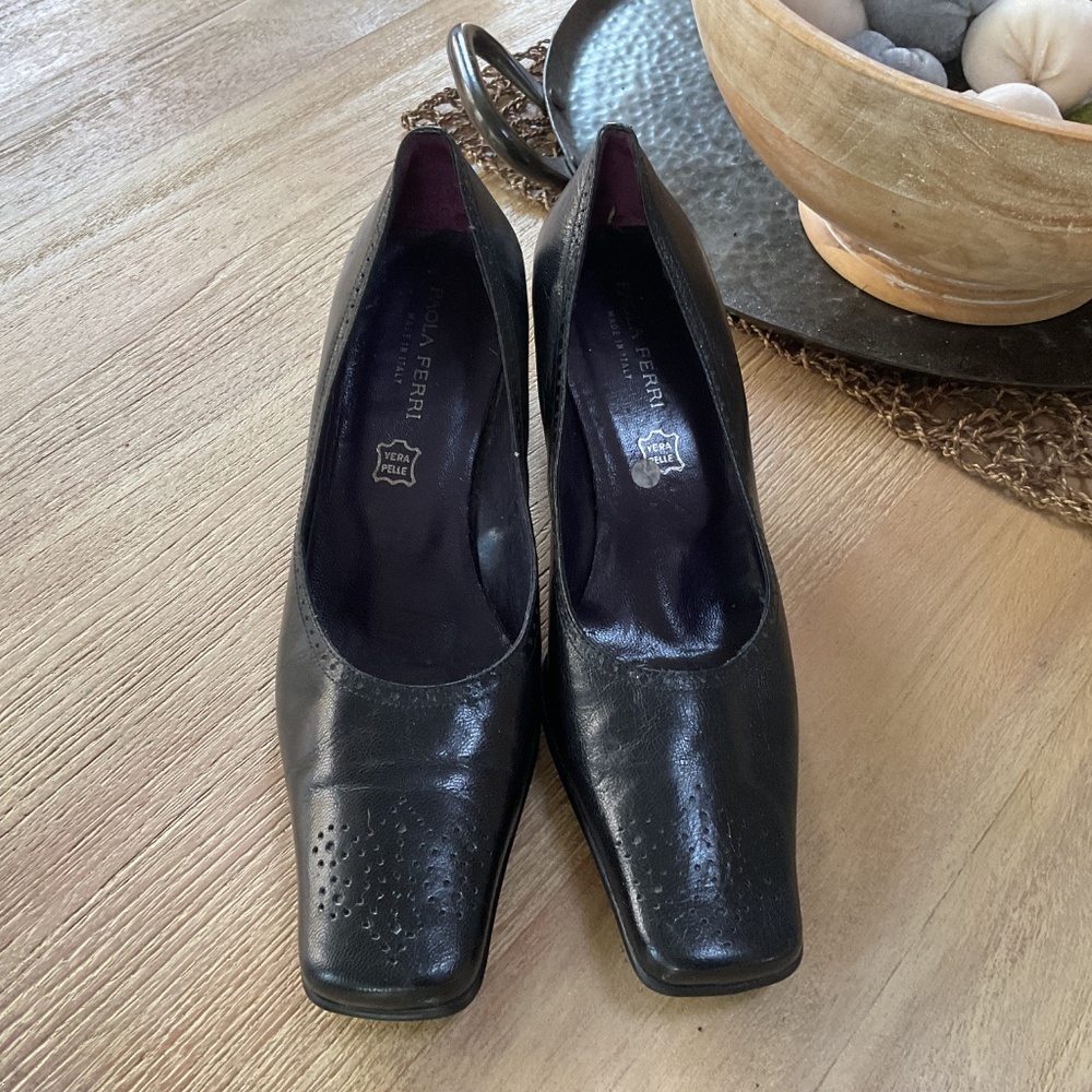 Paola Ferri Women’s Black Italian Leather  Pumps 38 (US 8) - Picture 2 of 12